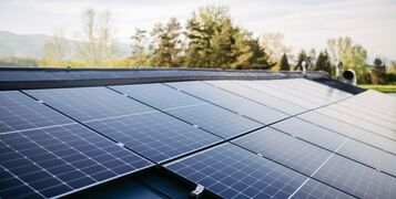 Close,Up,Of,Solar,Panels,On,The,Roof.