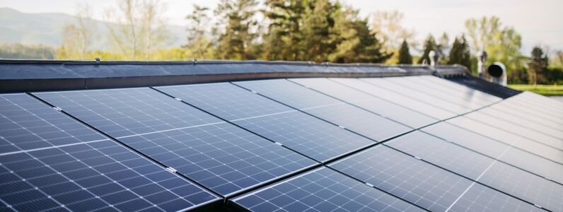 Close,Up,Of,Solar,Panels,On,The,Roof.